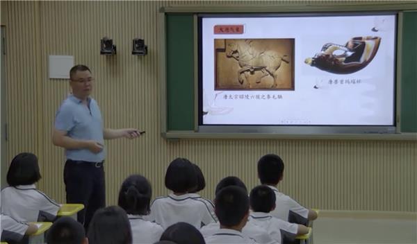 让5000万学生同时在线学习，百度智能云为国家中小学网络云平台提供强力支撑